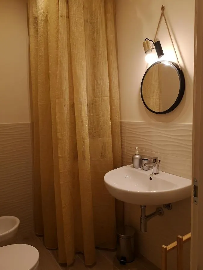 Apartment Da Cinema A Residenza D'Artista Blue Yellow Red Orbetello Italy